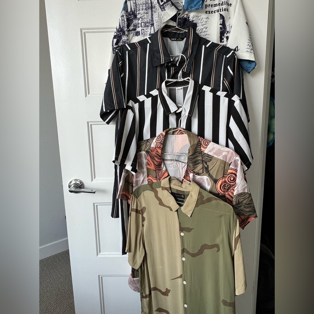 Lot of 5 Short-Sleeved Button Down Shirts - Medium